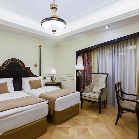 Golden Palace Hotel Yerevan Bagian luar foto