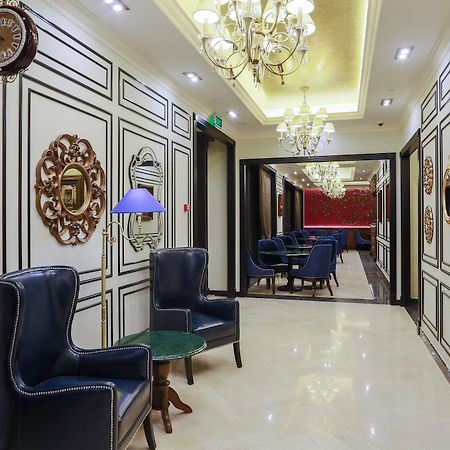 Golden Palace Hotel Yerevan Bagian luar foto