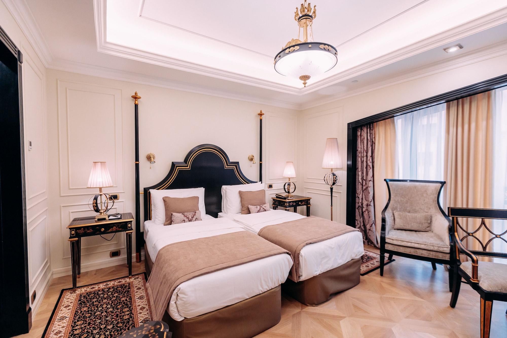 Golden Palace Hotel Yerevan Bagian luar foto