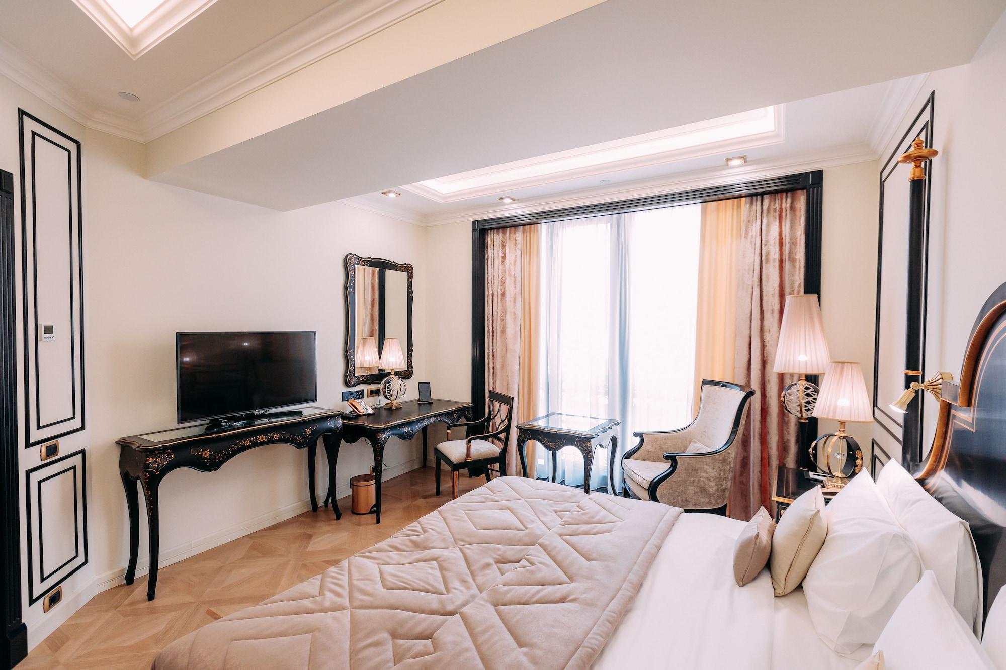 Golden Palace Hotel Yerevan Bagian luar foto