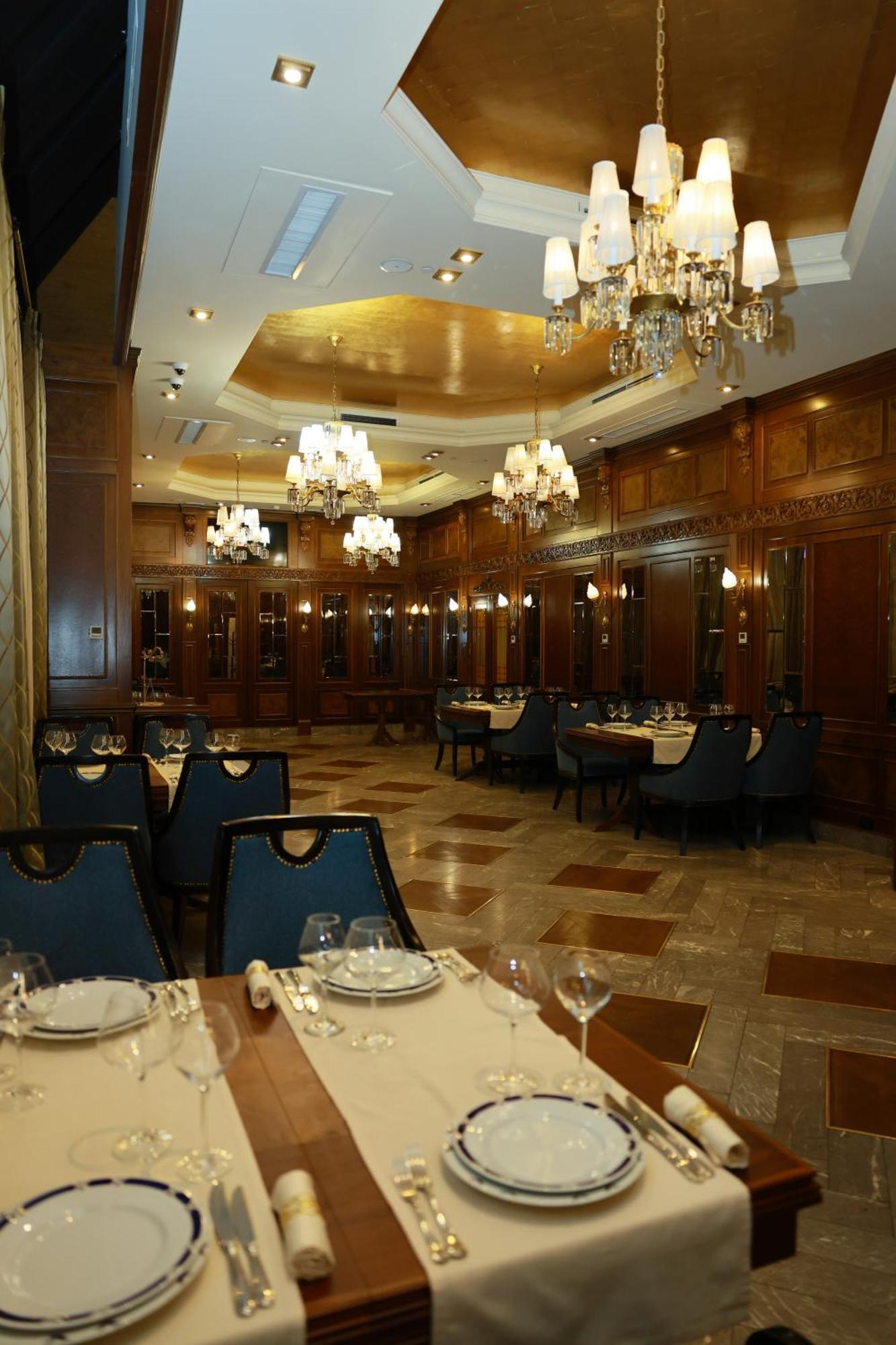 Golden Palace Hotel Yerevan Bagian luar foto