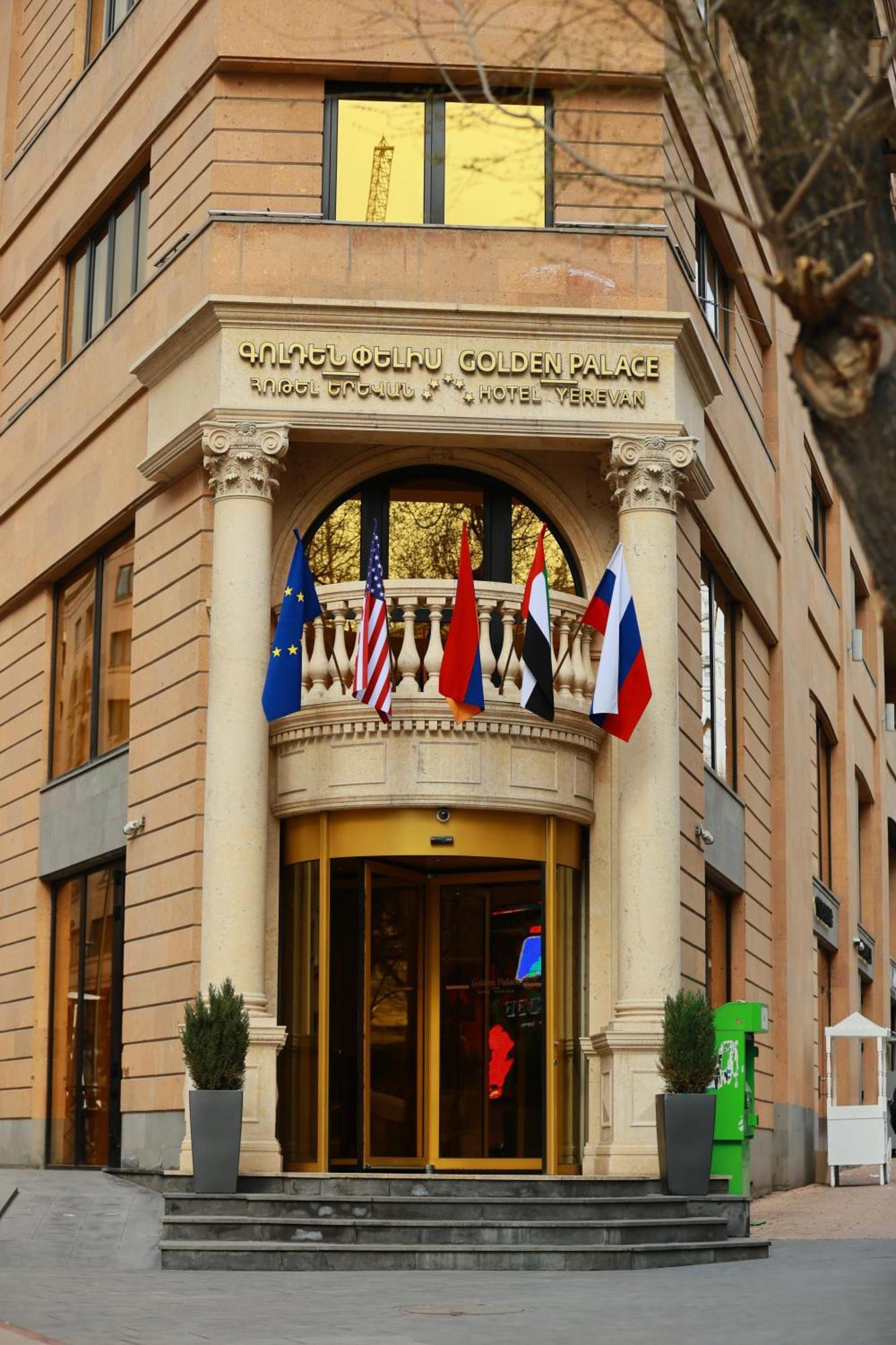 Golden Palace Hotel Yerevan Bagian luar foto