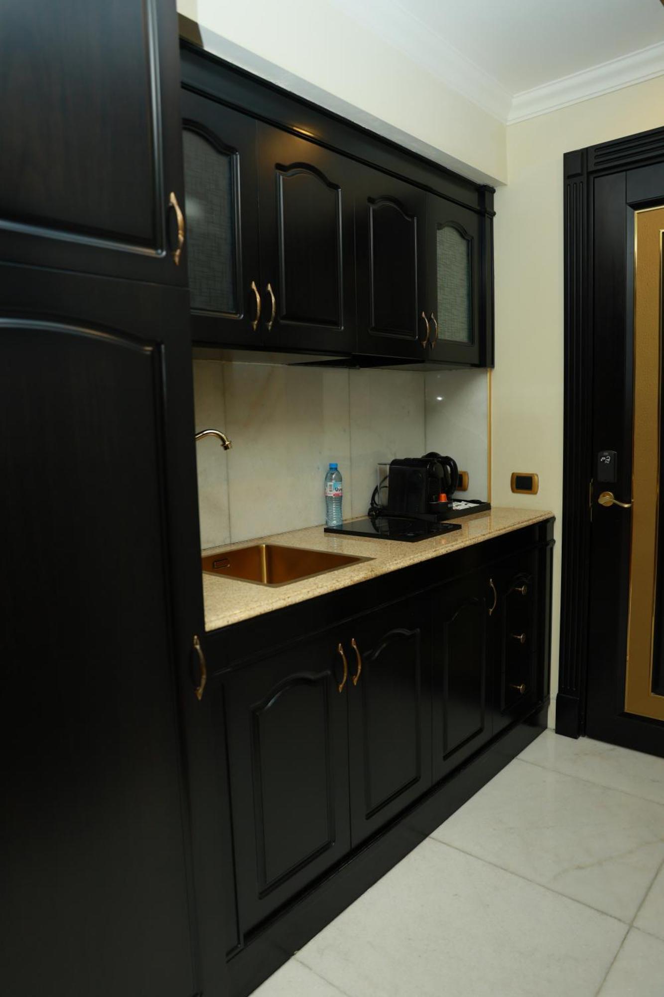 Golden Palace Hotel Yerevan Bagian luar foto