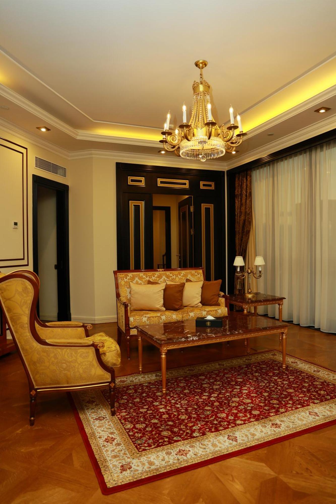 Golden Palace Hotel Yerevan Bagian luar foto