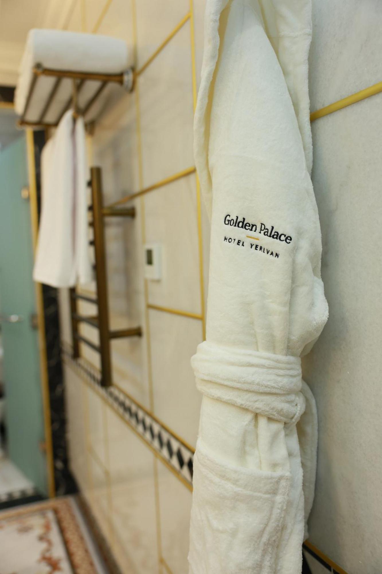 Golden Palace Hotel Yerevan Bagian luar foto