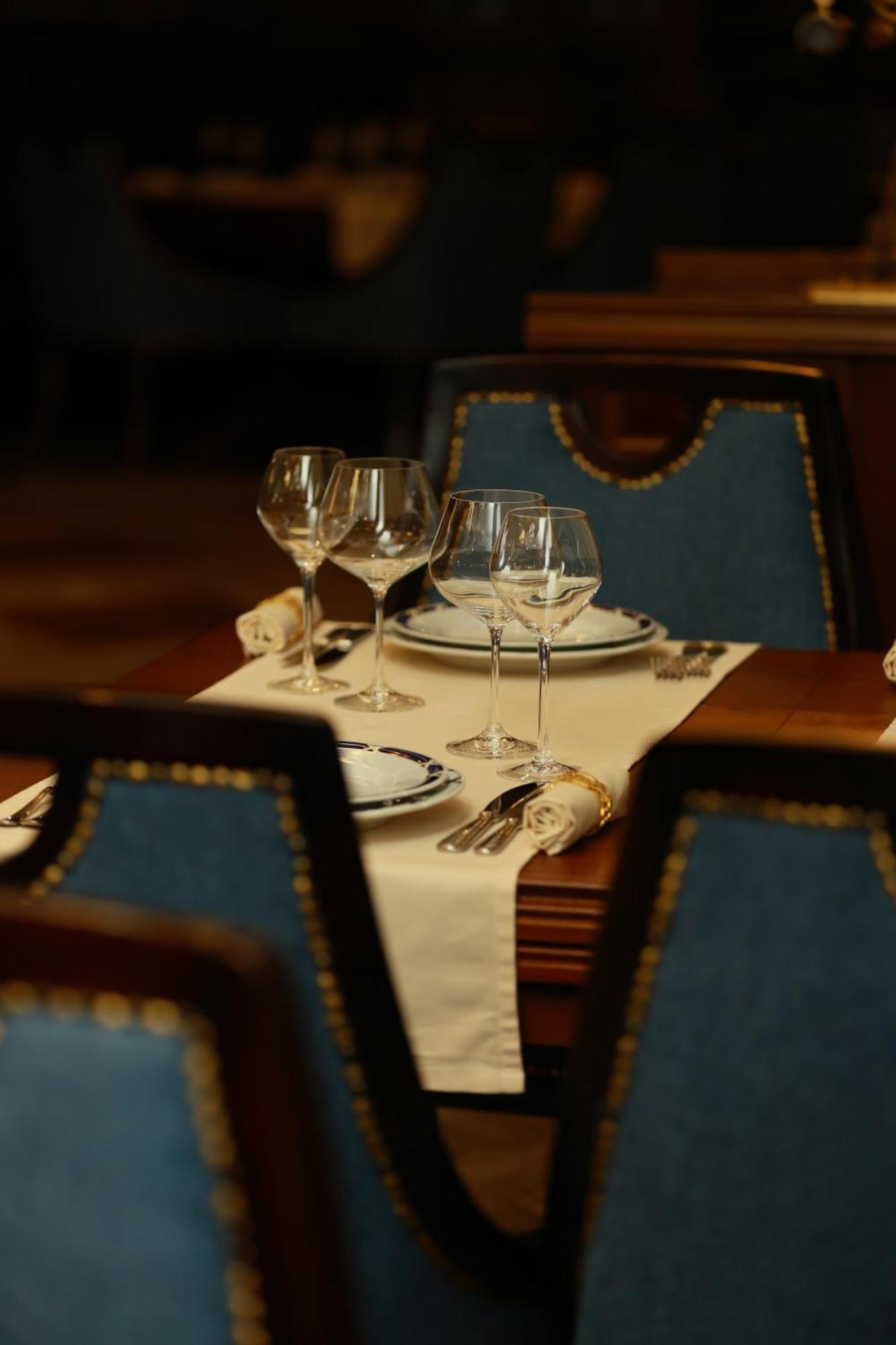 Golden Palace Hotel Yerevan Bagian luar foto