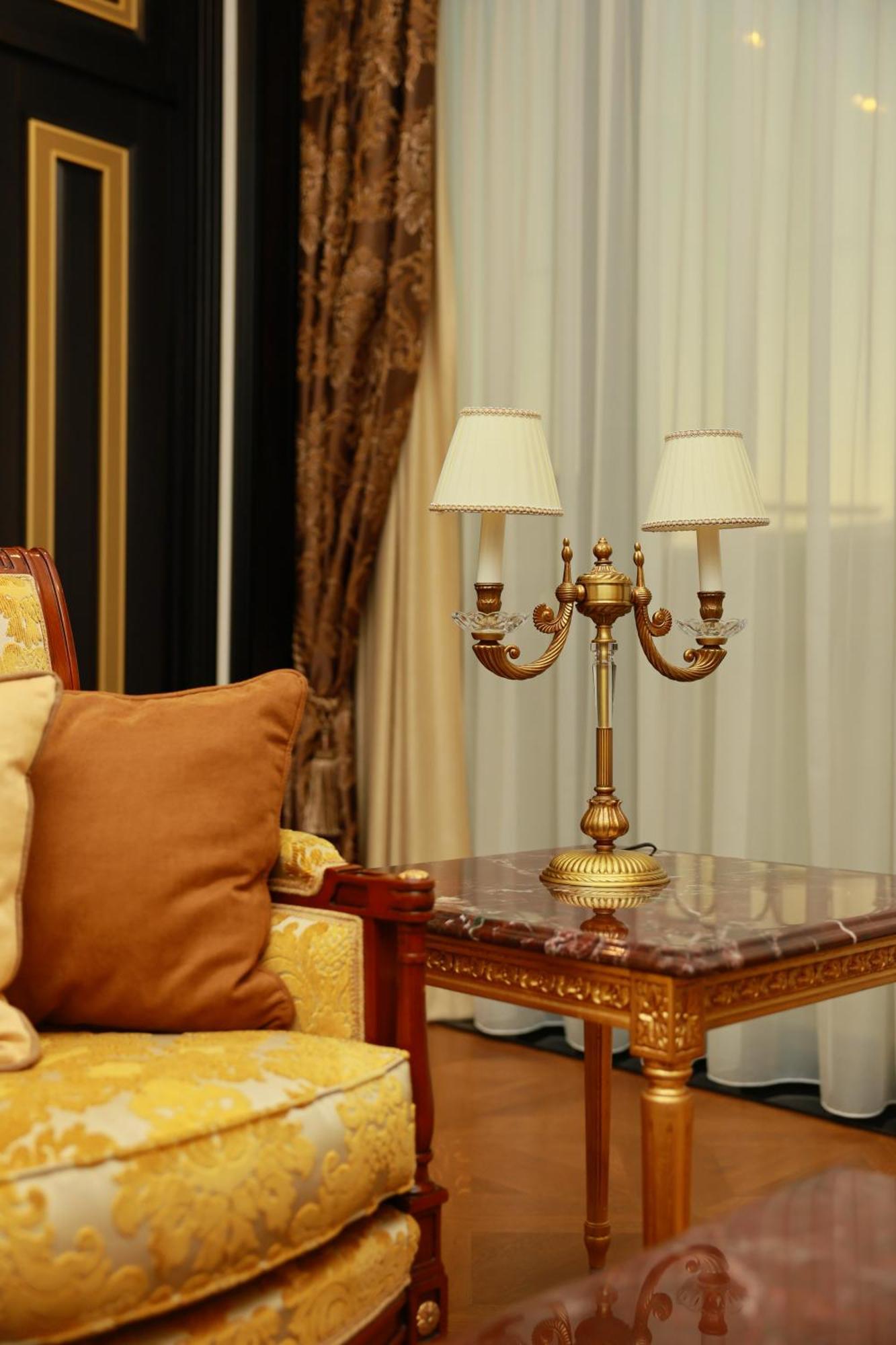 Golden Palace Hotel Yerevan Bagian luar foto
