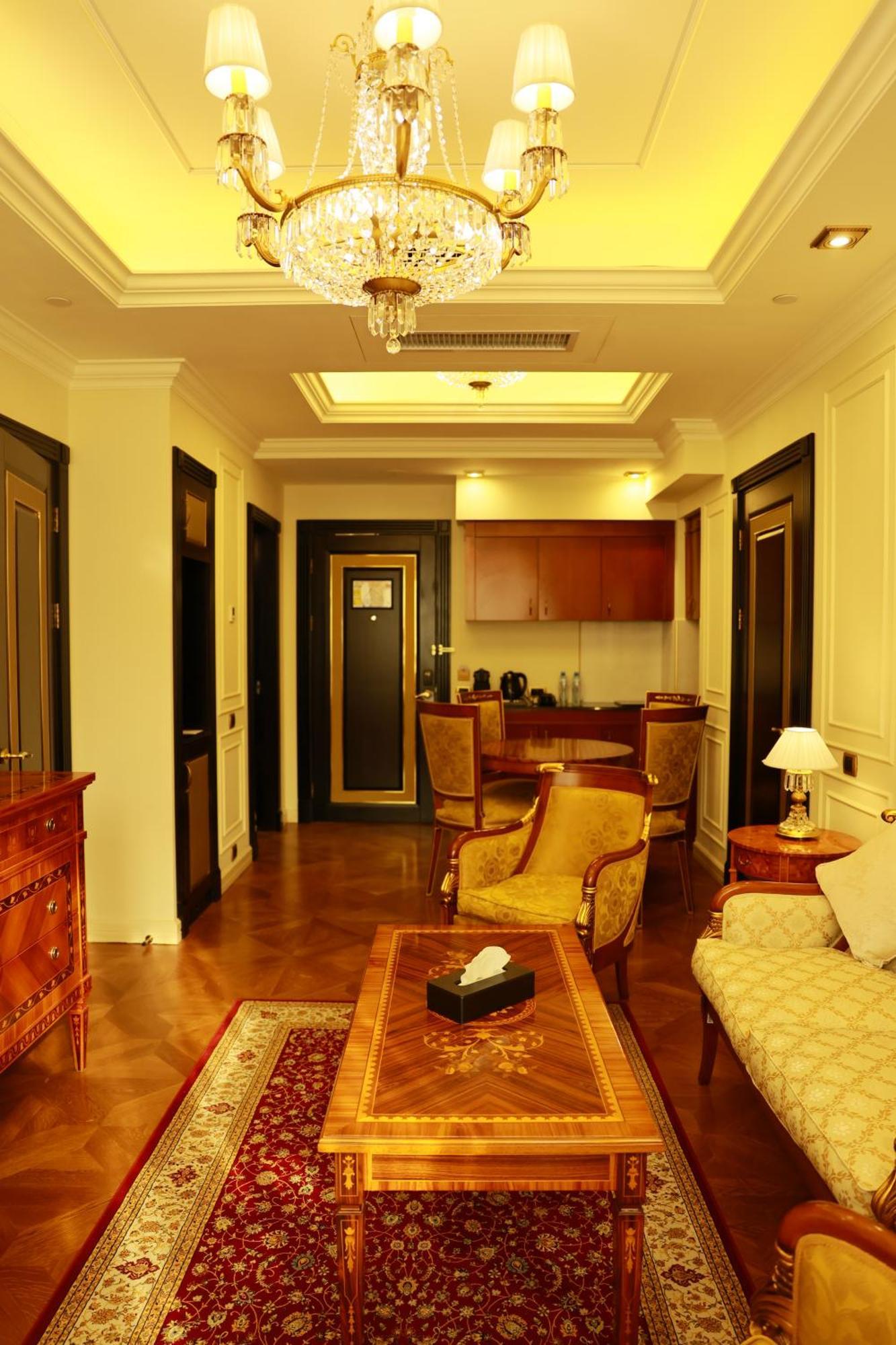 Golden Palace Hotel Yerevan Bagian luar foto
