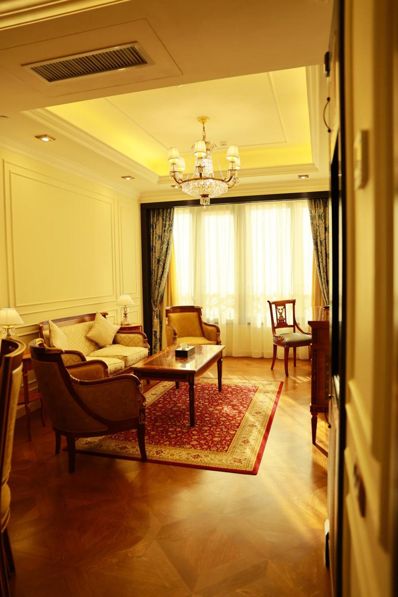 Golden Palace Hotel Yerevan Bagian luar foto